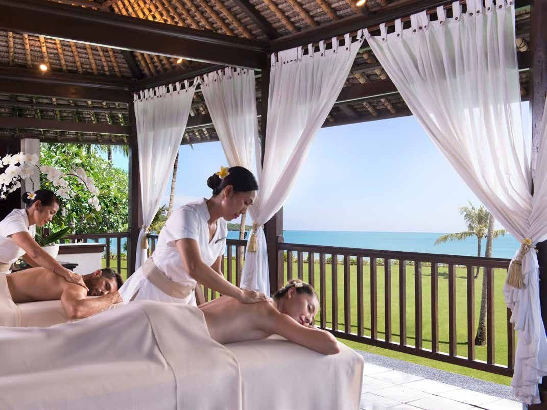 Oceanfront spa treatment at Spa Uluwatu